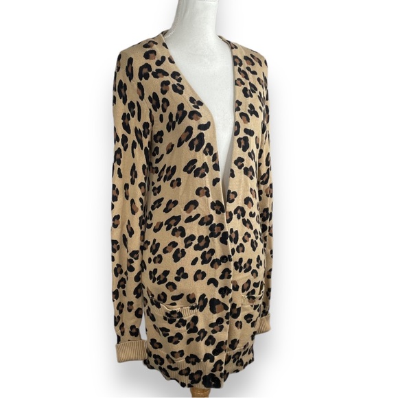 PINK Victoria's Secret Animal Print Elongated Boyfriend Knit Cardigan Sweater - Picture 2 of 9